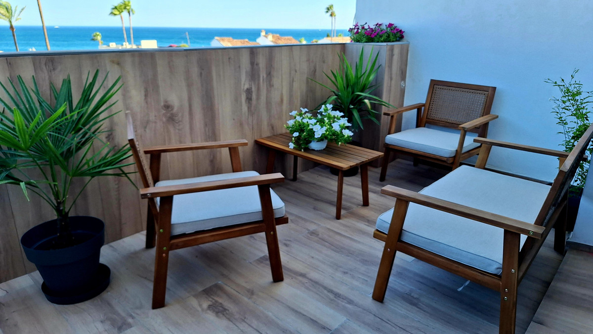 d76510b30921fa3fa1c0643c49ca96a5 - 24