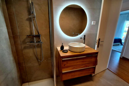 d76510b30921fa3fa1c0643c49ca96a5 - 27