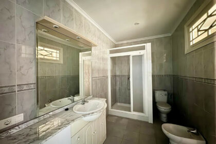 d8078c60d69673564fc48d2fe7842590 - 3