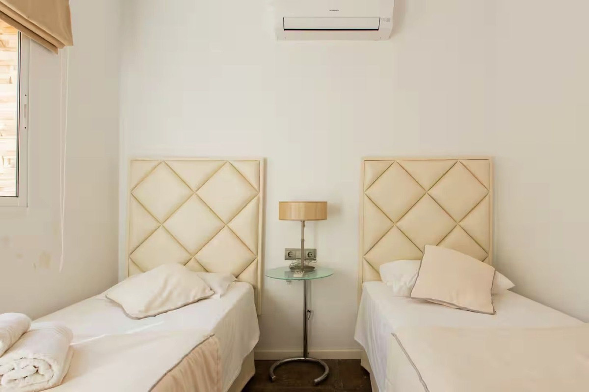 d81b99b0c7c5f5c032030871a4b7f770 - 14