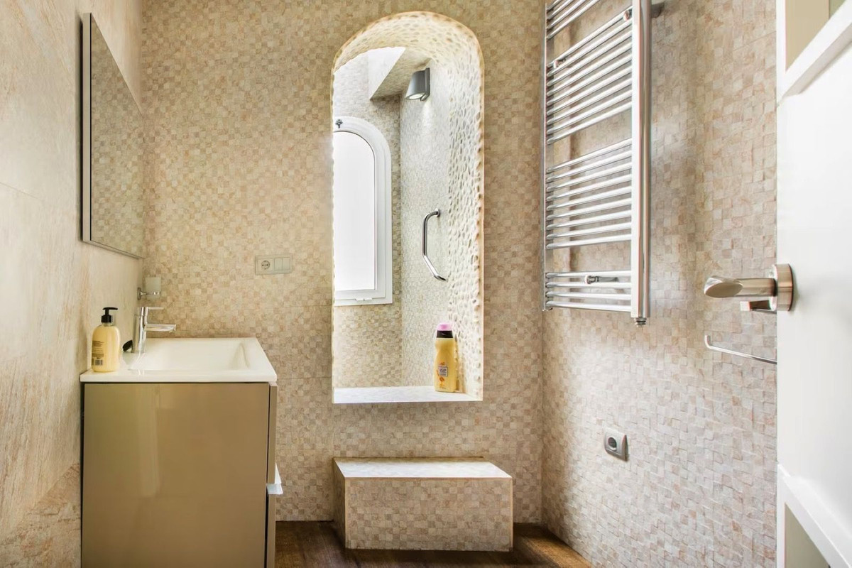 d81b99b0c7c5f5c032030871a4b7f770 - 34