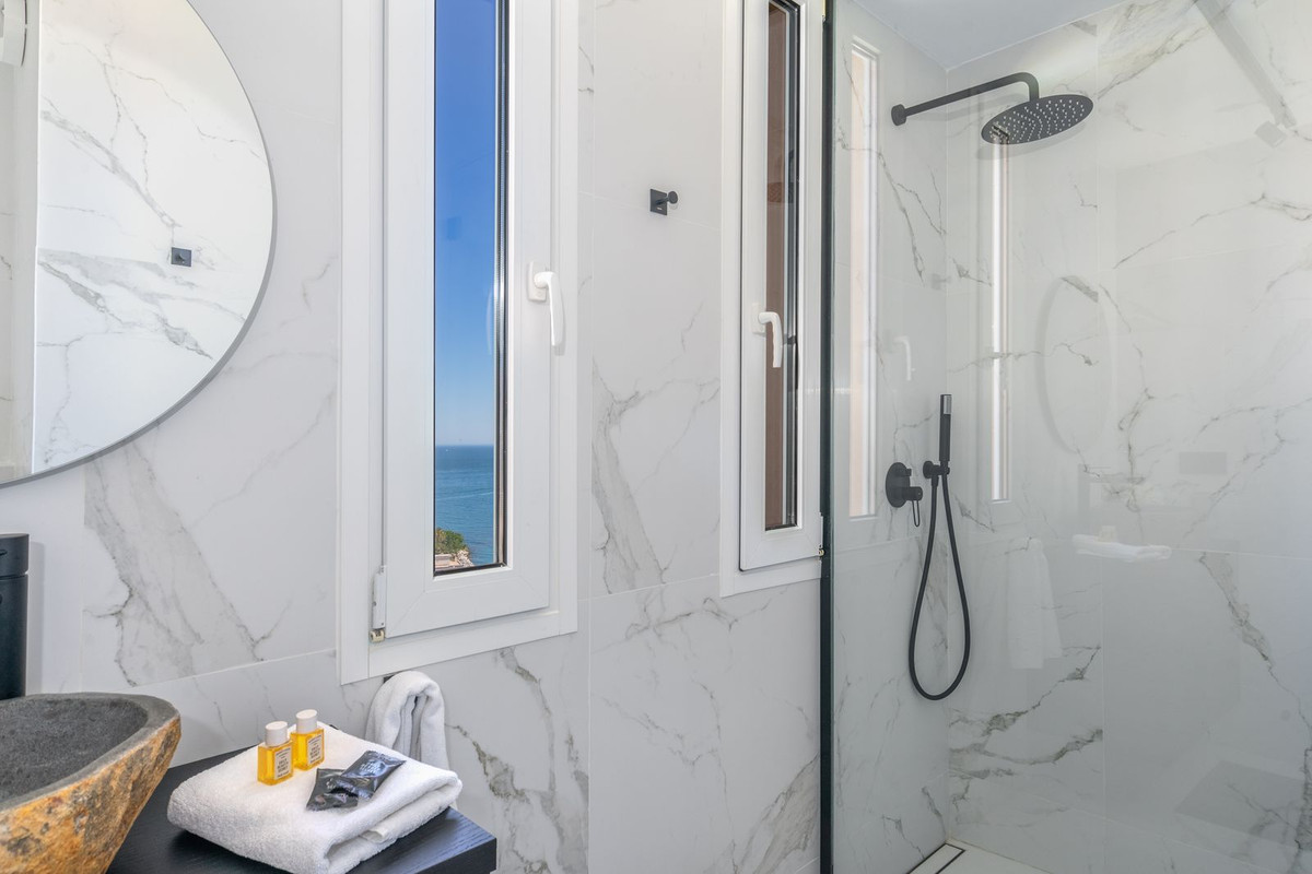 d868f46ac4b9d32f0c92090f59370f13 - 14