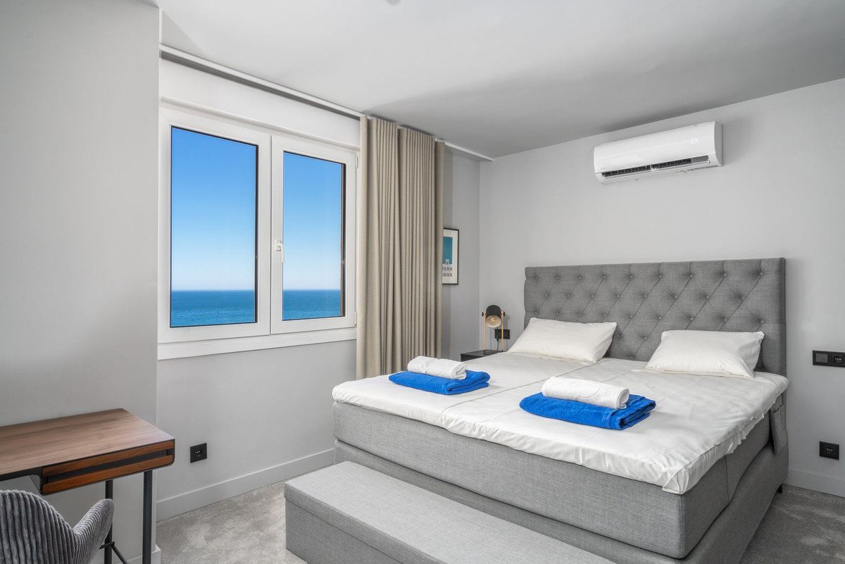 d868f46ac4b9d32f0c92090f59370f13 - 15