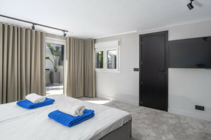 d868f46ac4b9d32f0c92090f59370f13 - 18