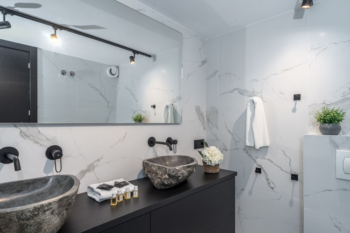 d868f46ac4b9d32f0c92090f59370f13 - 21