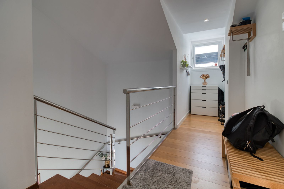 d88e150225e63b12609fedba410a01dc - 12