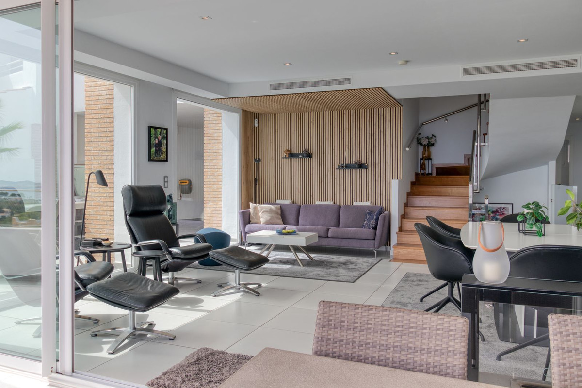 d88e150225e63b12609fedba410a01dc - 19