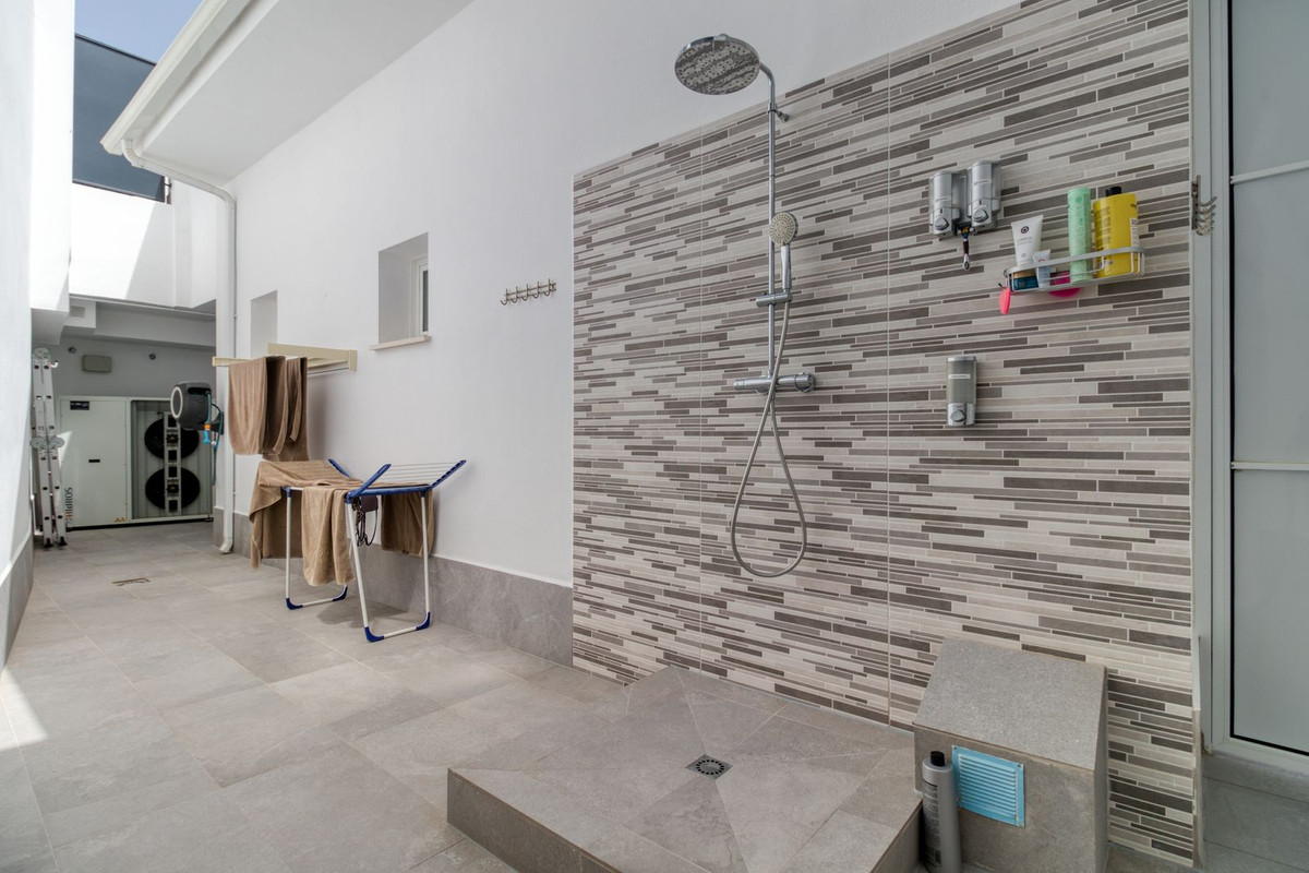 d88e150225e63b12609fedba410a01dc - 29