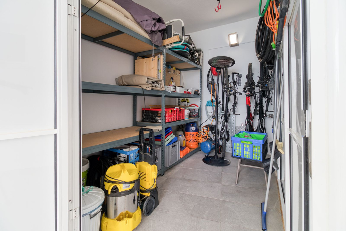 d88e150225e63b12609fedba410a01dc - 44