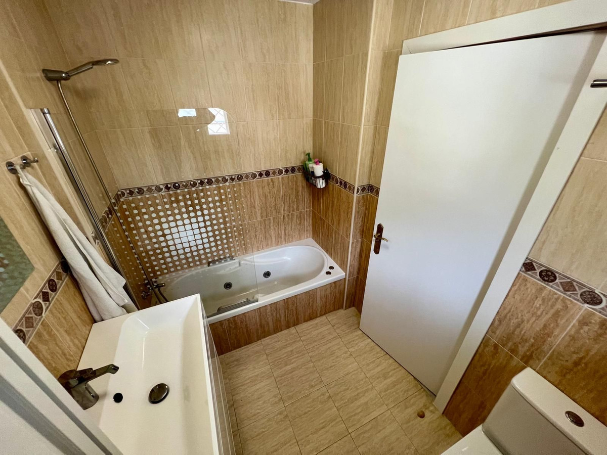 d8998968c5a51e149562ce7e2e07a65f - 11