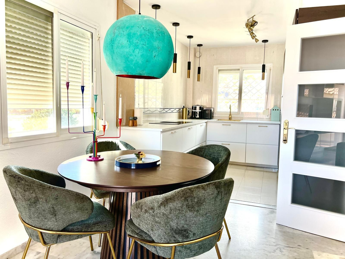 d8998968c5a51e149562ce7e2e07a65f - 14