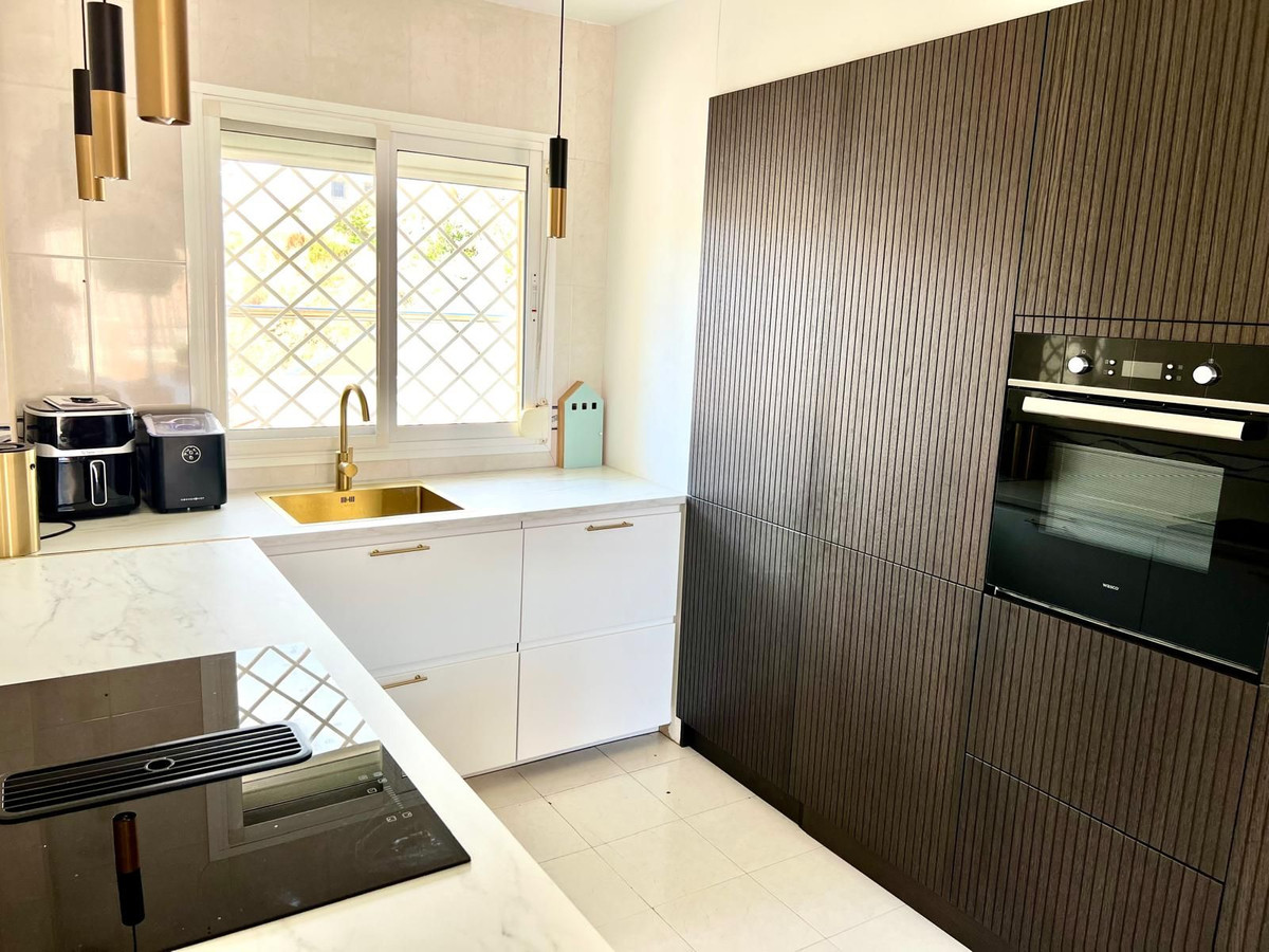 d8998968c5a51e149562ce7e2e07a65f - 15