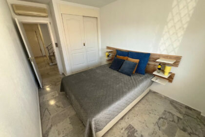 d8998968c5a51e149562ce7e2e07a65f - 18