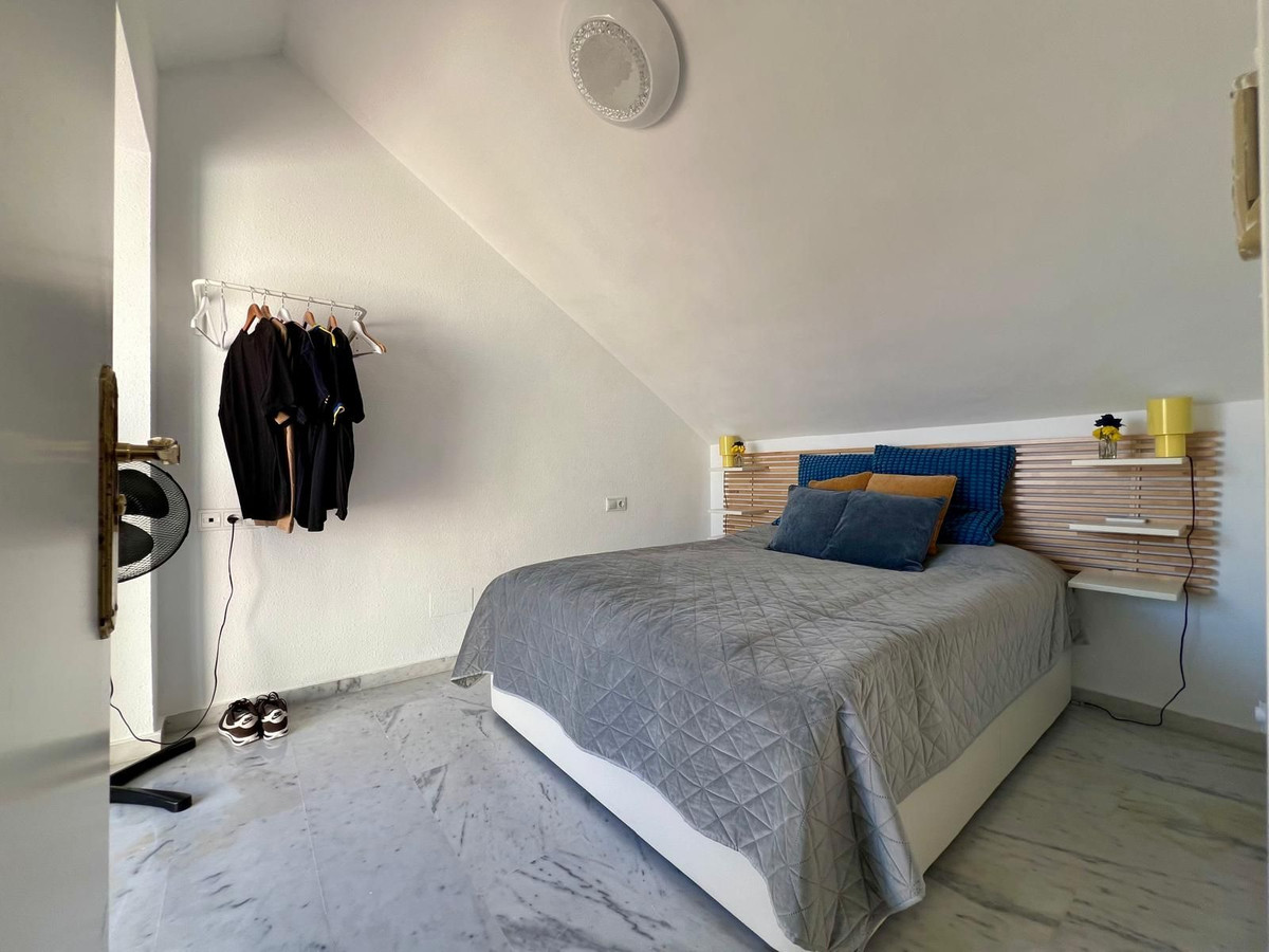 d8998968c5a51e149562ce7e2e07a65f - 23