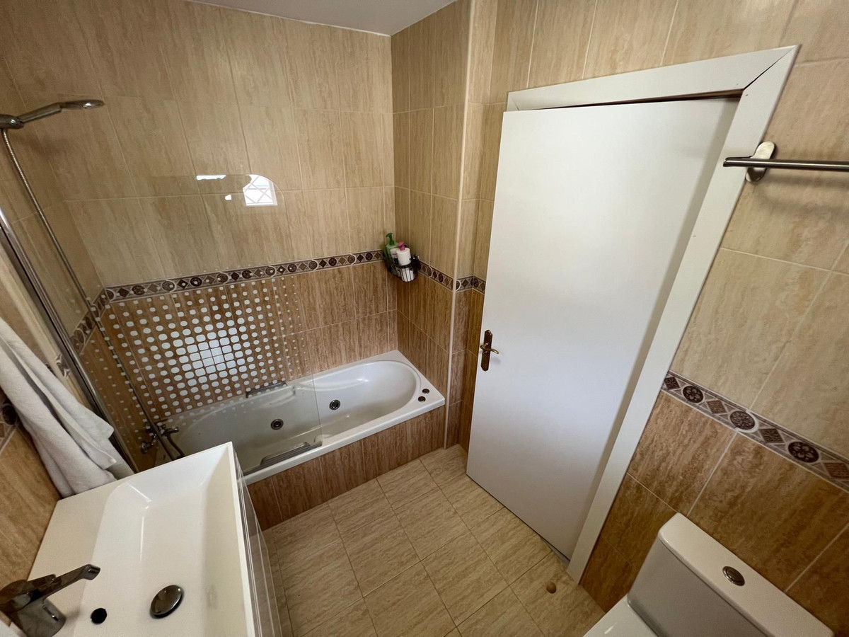 d8998968c5a51e149562ce7e2e07a65f - 25