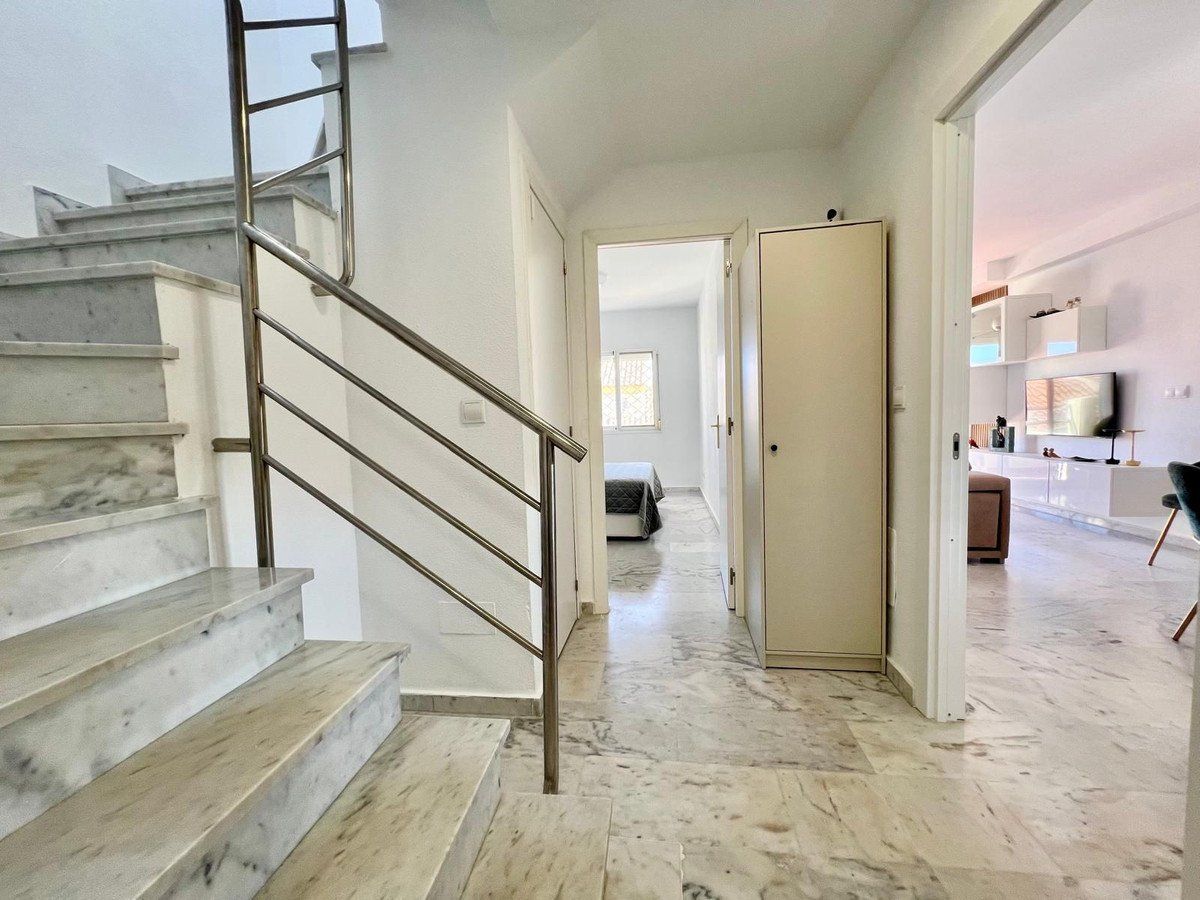 d8998968c5a51e149562ce7e2e07a65f - 4