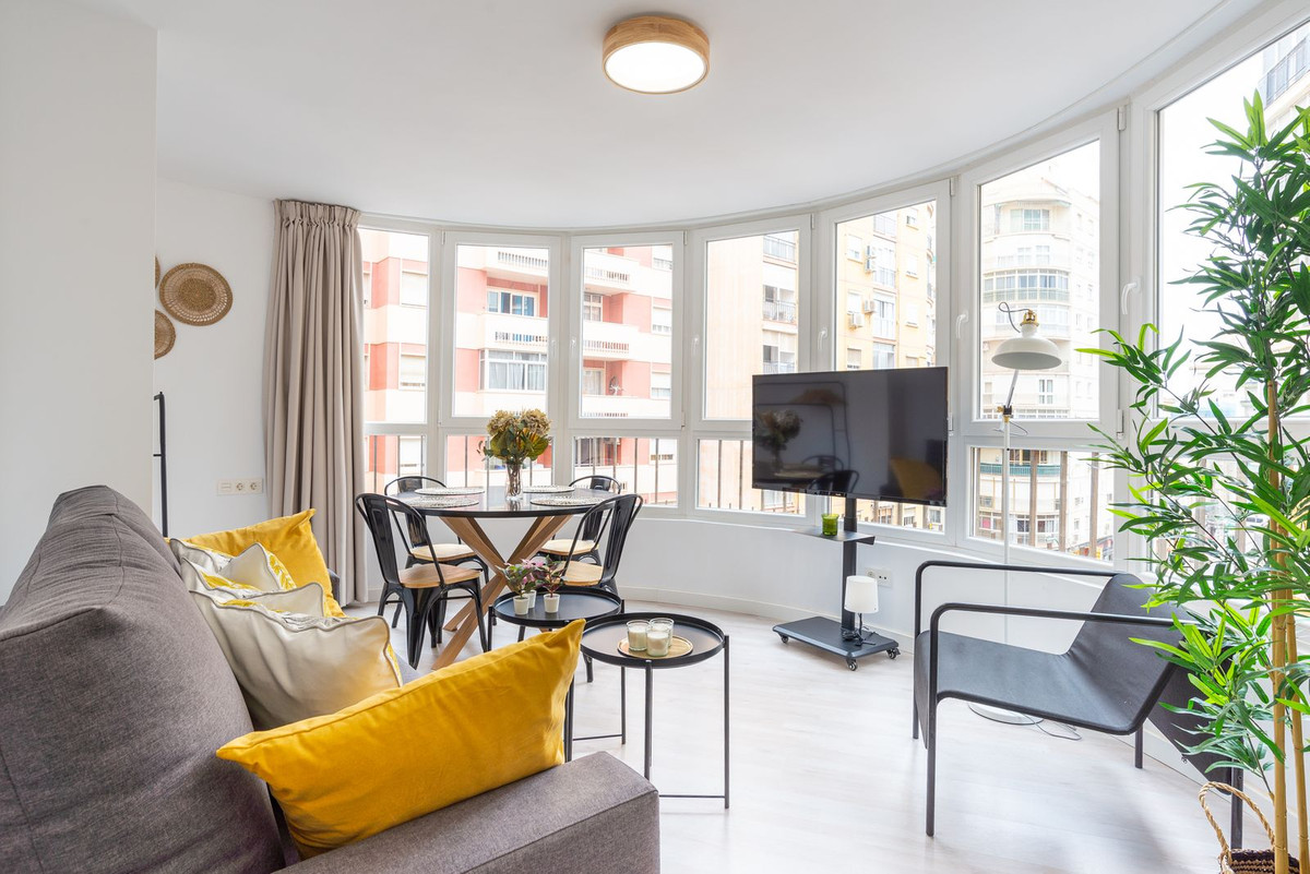 d89a67e4004b7bc8af66c30af93dd660 - 1