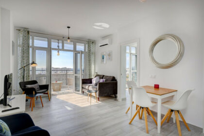 d8abd5bde7aaebe205e2db8719db1755 - 2