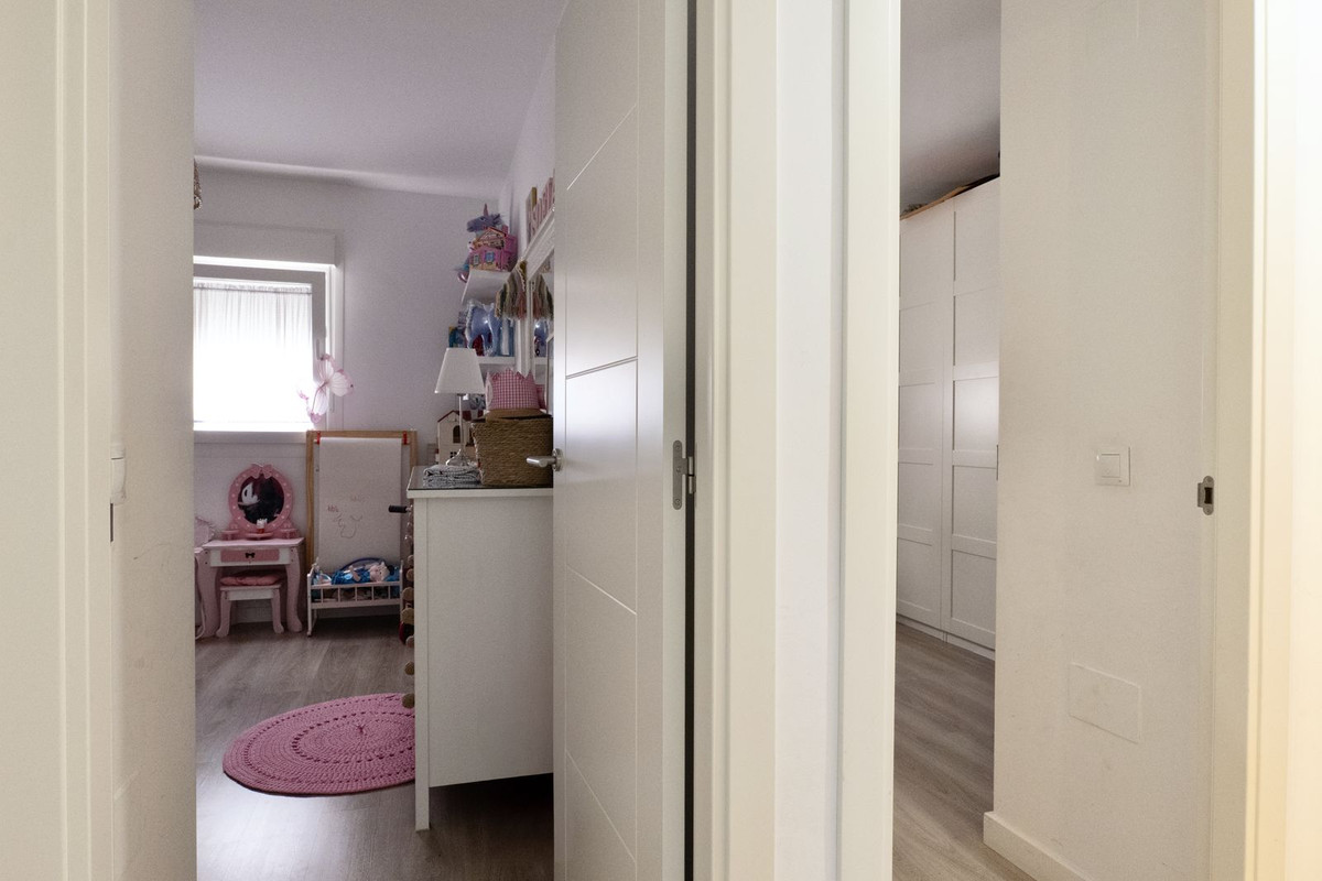 d8d118b7613ec8df09b5be7d3281b8d2 - 16