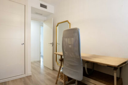 d8d118b7613ec8df09b5be7d3281b8d2 - 18