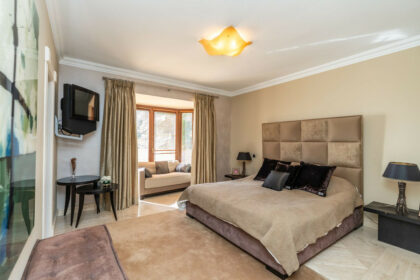 d971c8d52f91364fcb88e7f8aeba4fbb - 24