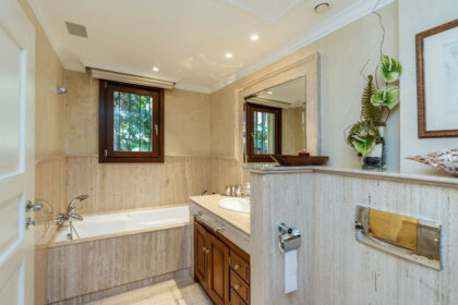 d971c8d52f91364fcb88e7f8aeba4fbb - 31