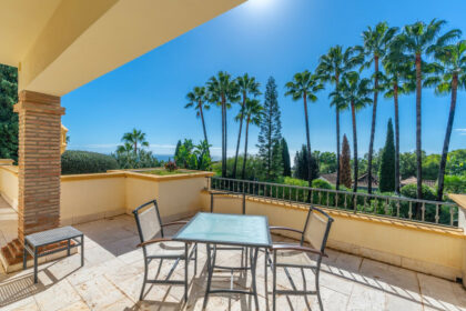 d971c8d52f91364fcb88e7f8aeba4fbb - 35