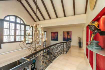 d971c8d52f91364fcb88e7f8aeba4fbb - 38