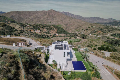 d9b2dd54ab001bdcbb78d0a8518fc4d1 - 24