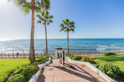 d9e5121abac0b525938a26ca30ffacbc - 35