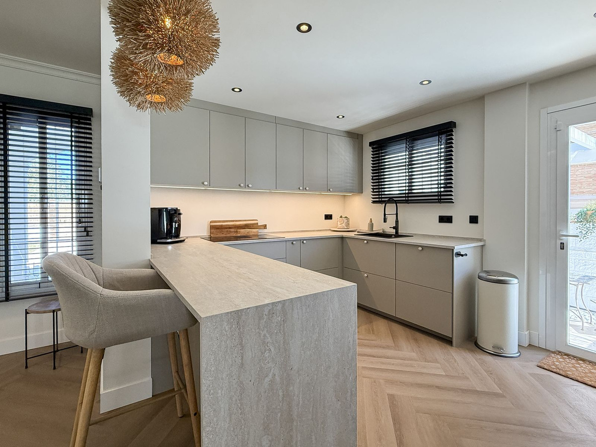 da352e0372f29b361a81919d46f563eb - 23