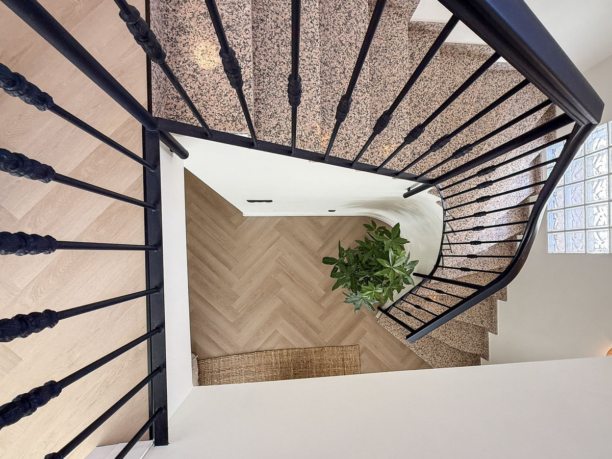 da352e0372f29b361a81919d46f563eb - 28