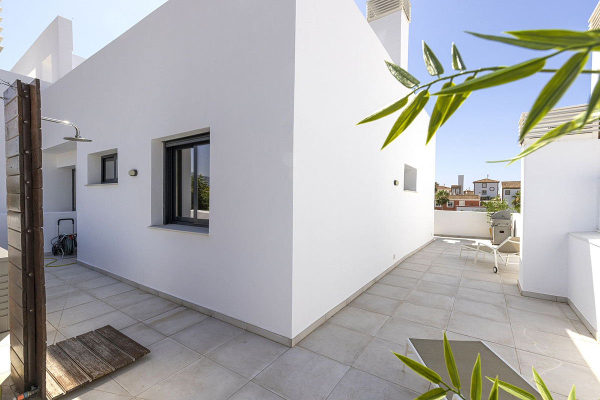 db92ed16e8f3d989bb1bbf3b9bf47fad - 12