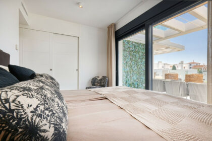 db92ed16e8f3d989bb1bbf3b9bf47fad - 21