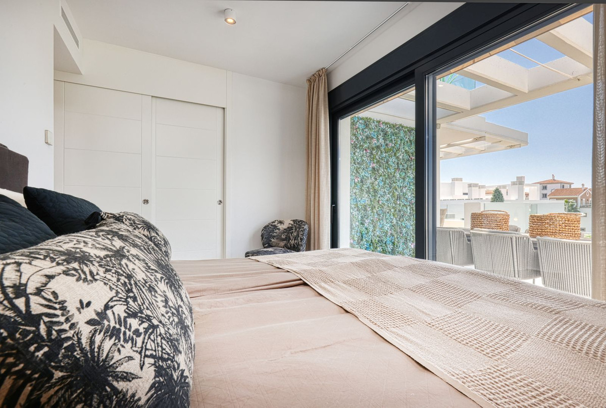 db92ed16e8f3d989bb1bbf3b9bf47fad - 21