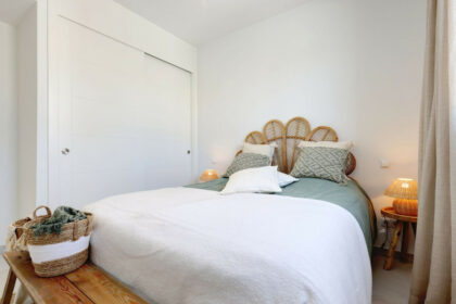 db92ed16e8f3d989bb1bbf3b9bf47fad - 25