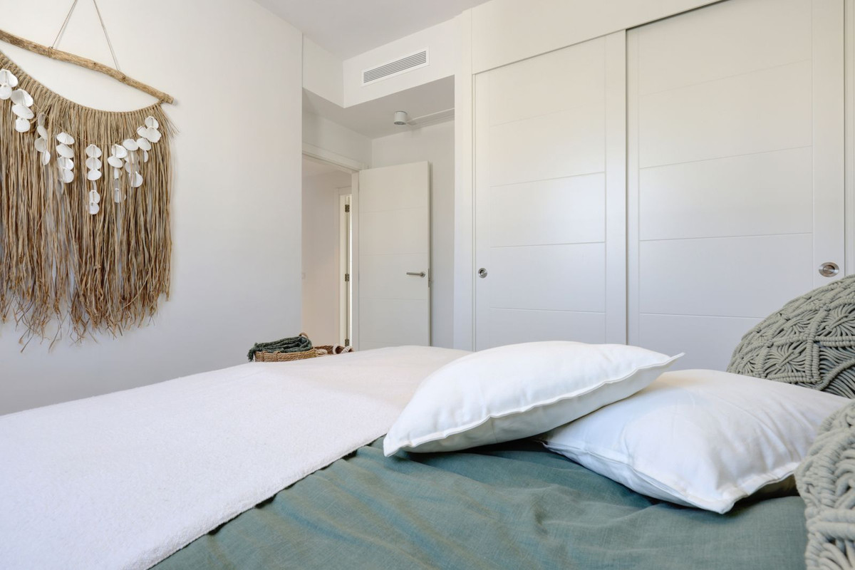 db92ed16e8f3d989bb1bbf3b9bf47fad - 26