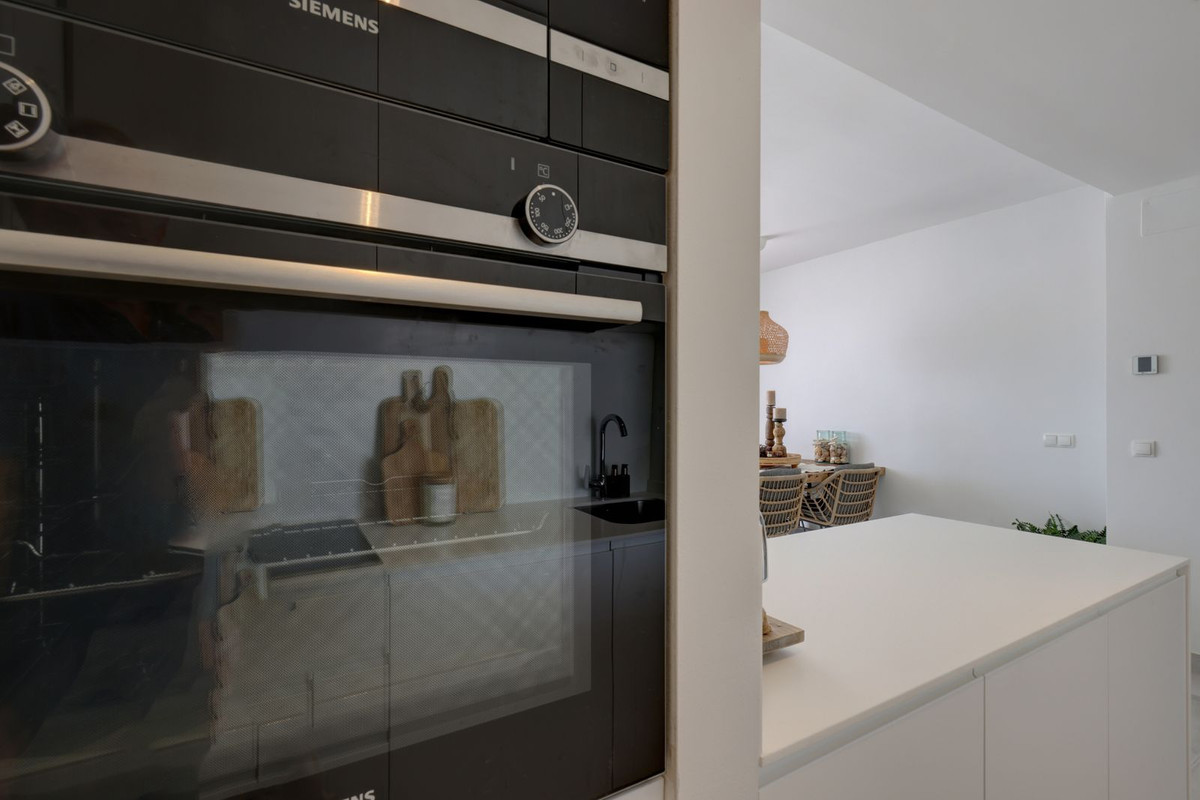 db92ed16e8f3d989bb1bbf3b9bf47fad - 33