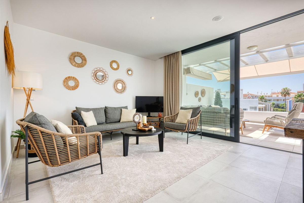 db92ed16e8f3d989bb1bbf3b9bf47fad - 38