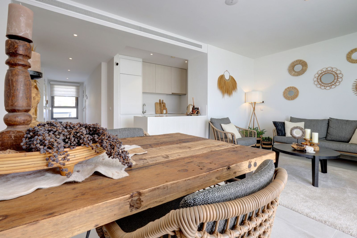 db92ed16e8f3d989bb1bbf3b9bf47fad - 41