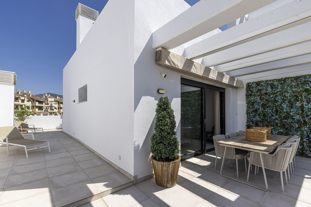 db92ed16e8f3d989bb1bbf3b9bf47fad - 9