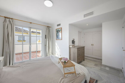 dbfa8842bd5a73b205620a700ac6d442 - 16