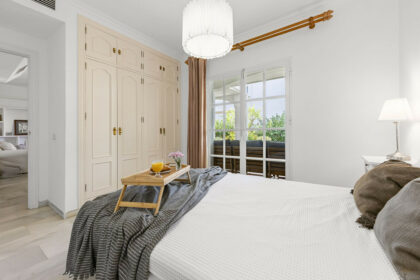 dbfa8842bd5a73b205620a700ac6d442 - 9