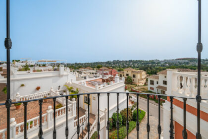 dc9445e13fef08c927fe12bdb2a8715d - 23