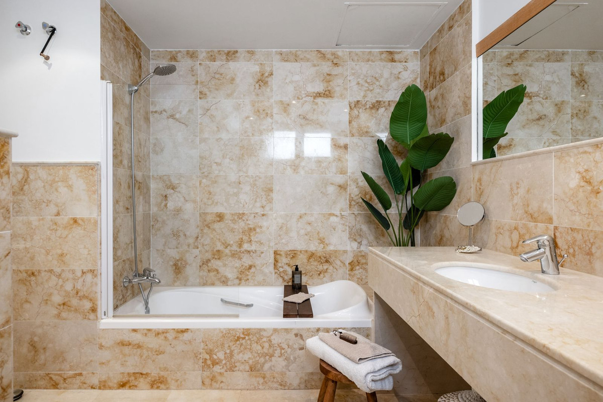 dd6739fc12639e8c3660e27a700daaf8 - 16