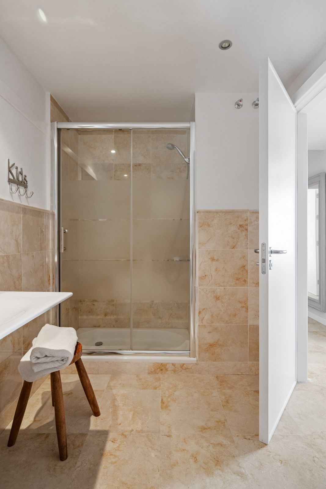 dd6739fc12639e8c3660e27a700daaf8 - 20