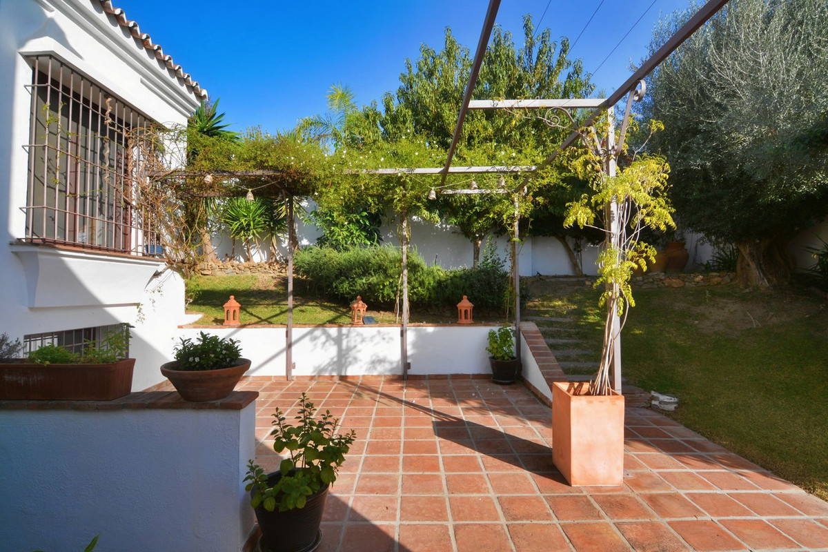 dd9792aa5c81624d3e67fe8019fb7ab8 - 19