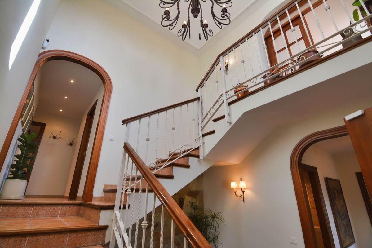 dd9792aa5c81624d3e67fe8019fb7ab8 - 21