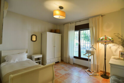 dd9792aa5c81624d3e67fe8019fb7ab8 - 25