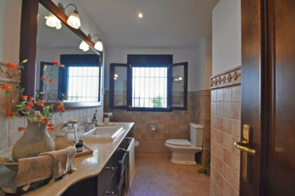 dd9792aa5c81624d3e67fe8019fb7ab8 - 27